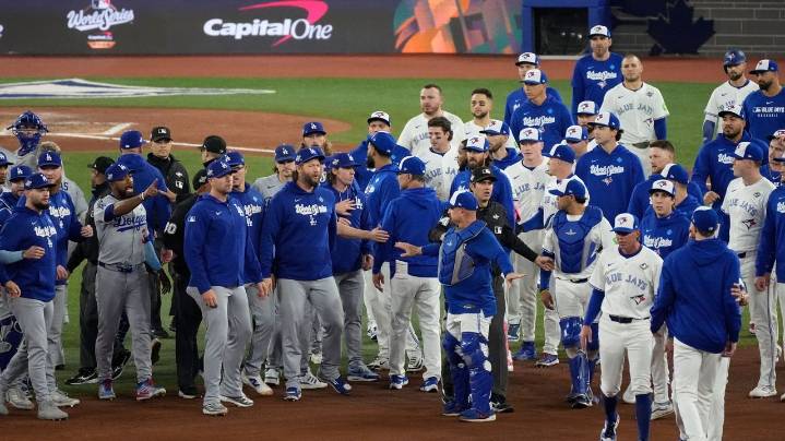 Benches clear at Game 7 of World Series after LA's Wrobleski hits Toronto's Giménez with fastball
