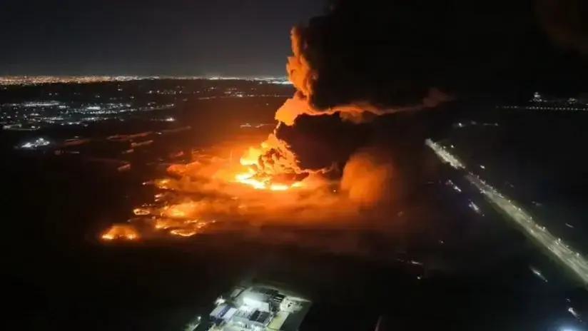 Una fuerte explosión en polo industrial cerca del principal aeropuerto de Argentina