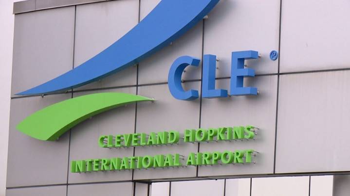Cancelations, delays at Cleveland airport continue