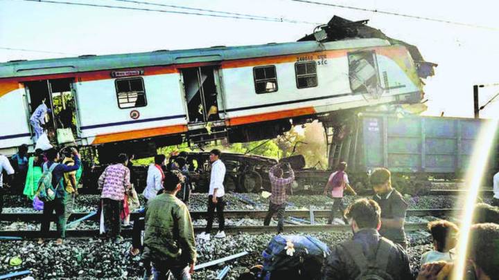 Chhattisgarh train accident: investigation confirms train overshot signal in red