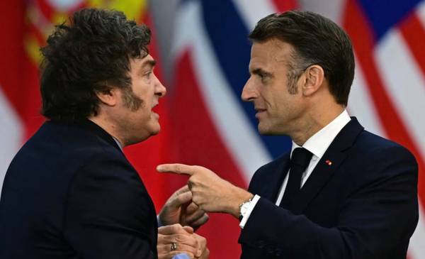 Milei anunció que la Argentina le comprará submarinos y buques a Francia para patrullar las costas