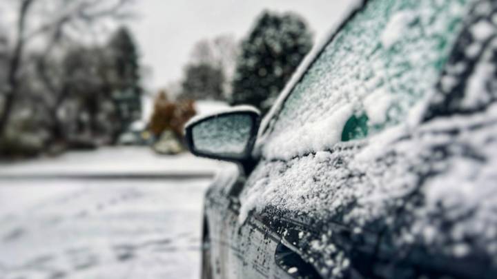 As temps in Michigan drop, should you warm your car? What we know