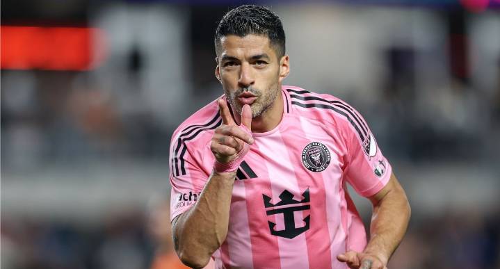 Suspenden a Luis Suárez un partido por conducta violenta