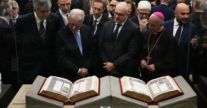 'Mona Lisa of illuminated manuscripts' Bible goes on display