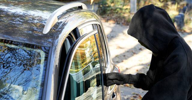 Man Allegedly Tries to Carjack Off-Duty Deputy's Vehicle, Gets Shot Dead