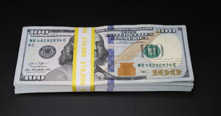 $10,000 CD vs. $10,000 money market account: Which earns more now after the Fed cut rates?