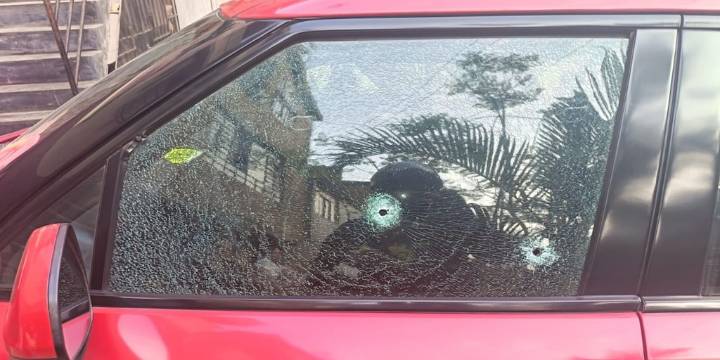 Sicarios balean a hombre dentro de su vehículo en Ate: víctima fue llevada de emergencia al hospital