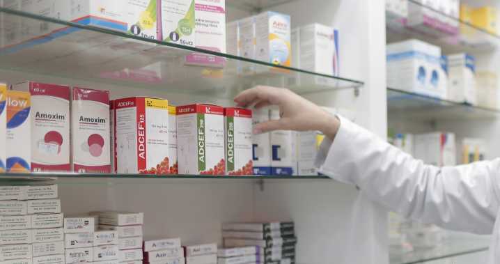 Condenan a hombre por robo con violencia en farmacia de San Carlos