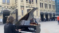 Valencia amanece con ocho pianos de cola en sus calles: Dónde están y quién puede tocarlos