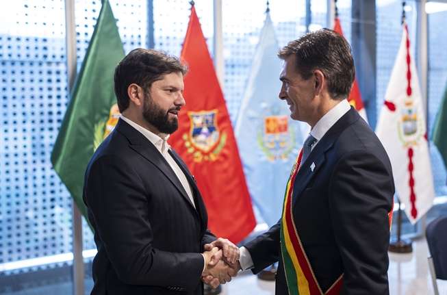 Gabriel Boric asiste a la asunción del presidente boliviano Rodrigo Paz y refuerza lazos bilaterales