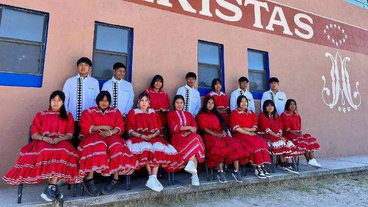 ¡Así estudian los jóvenes rarámuri! Conoce el bachillerato e internado Ichiméame en Creel
