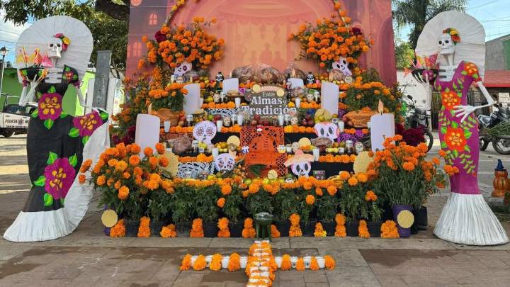 Premian en Santa Lucía a ganadores en concursos por Día de Muertos