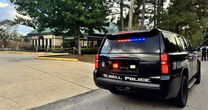 Robbery suspect entered Slidell bank with a limp and strutted out with cash. See video.