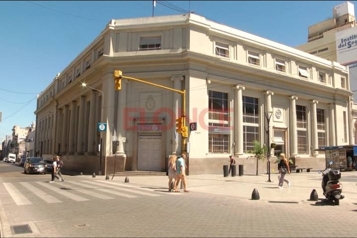 No hay atención en bancos por el Día del Bancario: cómo operar online