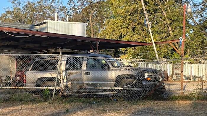 Alleged vehicle burglary prompts shooting, chase near Southwest Side business, SAPD says