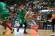 Ferro ganó el clásico con un doble agónico y buena tarea de Defelippo