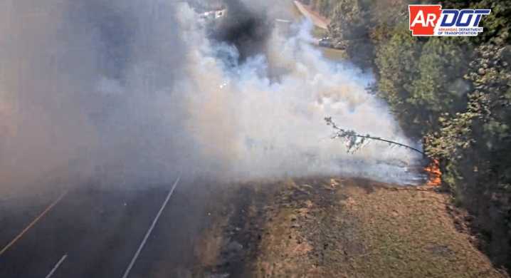 Fire breaks out on I-30 after two tractor-trailers crash in Clark County