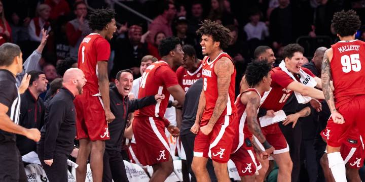 Labaron Philon scores 25 as No. 15 Alabama upends fifth