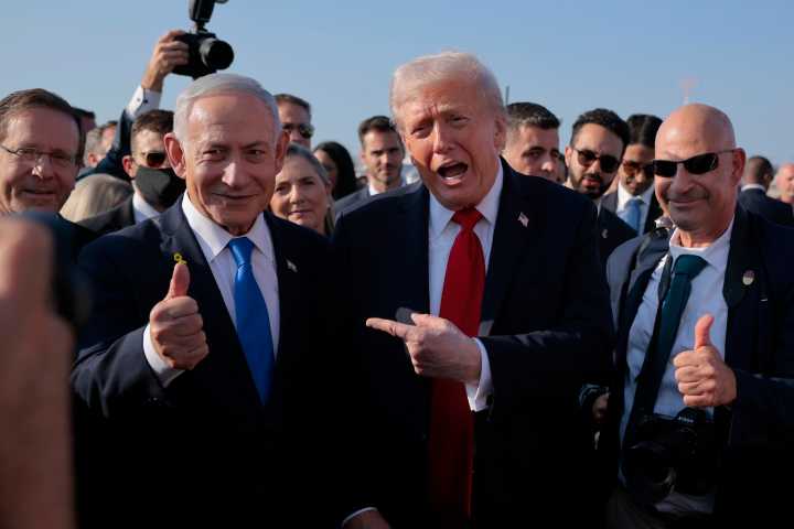 Trump Asks Israeli President to Pardon Netanyahu From Corruption Charges