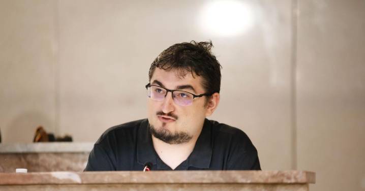 Almería rechaza abrir una óptica municipal con precios sociales