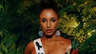 Miss Jamaica permanece en UCI tras su aparatosa caída en Miss Universo 2025