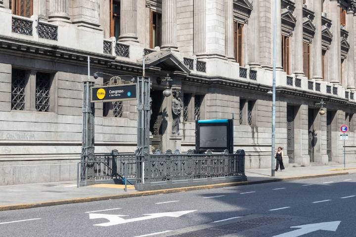 Otra estación en una zona de alta afluencia cierra durante tres meses por obras de renovación