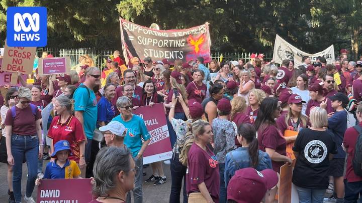 Queensland teachers to strike for second time amid pay dispute with state government