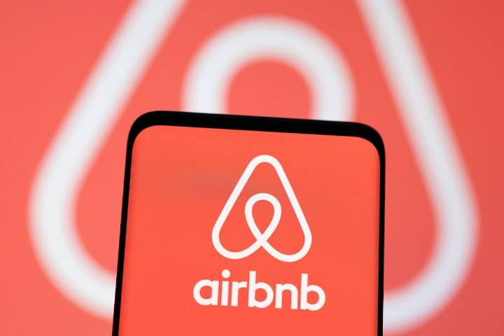 Airbnb mantiene el beneficio de 1.881 millones hasta septiembre y prevé un buen cierre de 2025