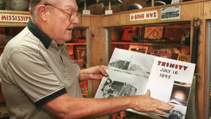 Ex-FBI agent shares details of Indiana 'Grave Robber' in new book