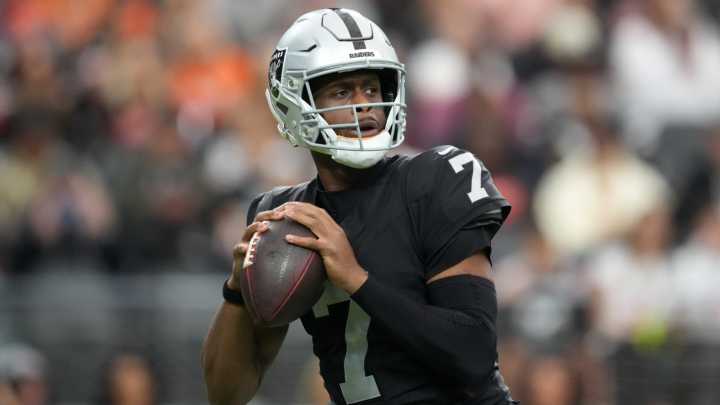 Raiders release statement following Geno Smith's obscene gesture