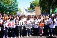 Masiva movilización de docentes en repudio a la violencia en las escuelas