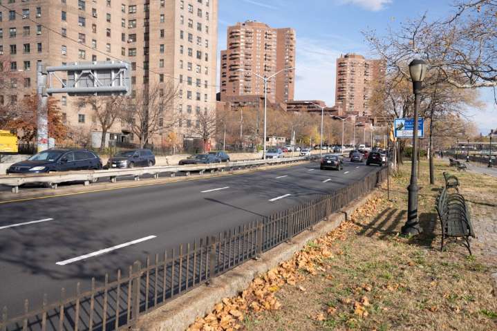 Man seen lying on FDR Drive in East Harlem fatally struck by two cars