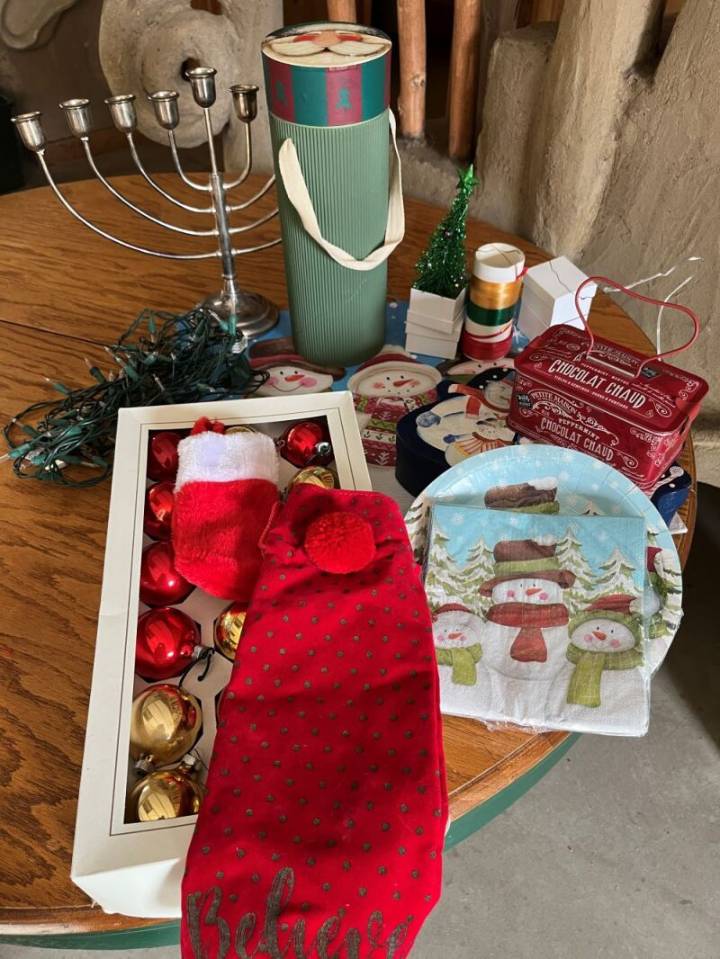 Happy Dancing Turtle hosts Nov. 15 seasonal and holiday decor swap