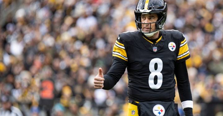 Schefter: Aaron Rodgers believed to have ‘slight break’ in wrist