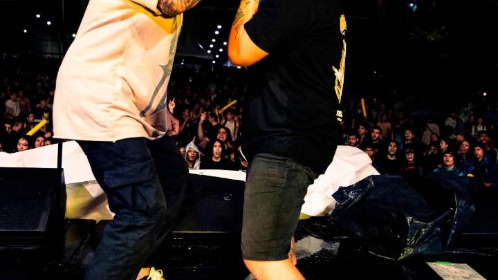 Bengala: un concierto a tres bandas, un nuevo formato para la música en vivo en Medellín