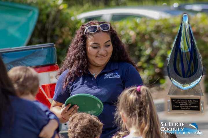 Programa de Reciclaje de St. Lucie es galardonado a nivel estatal