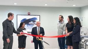 Lincolnwood Rehab Center celebrates new dialysis den