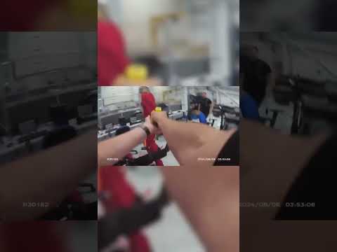 WARNING 🚨Police Sergeant Attacked With Sledgehammer