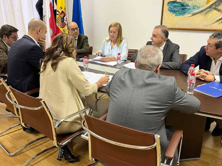 El PP sigue intentando negociar los presupuestos y pide a la oposición "sentido común" para alcanzar un acuerdo