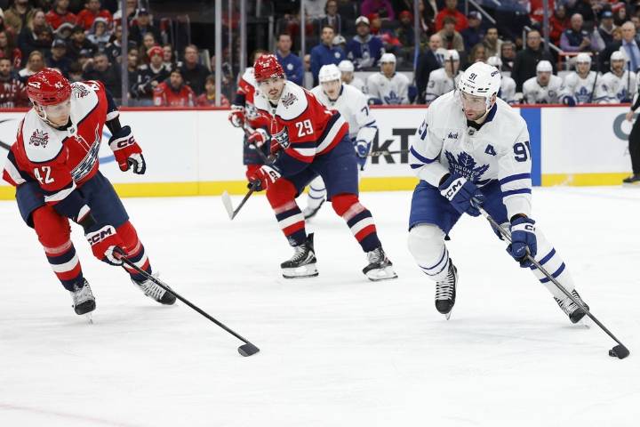 Deadspin | Capitals storm back from two-goal deficit to topple Maple Leafs
