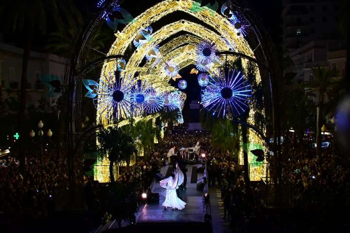 El Espíritu de la Luz ilumina la Navidad de Cádiz