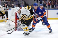 Deadspin | Bruins extend win streak to 4; edge Islanders in shootout