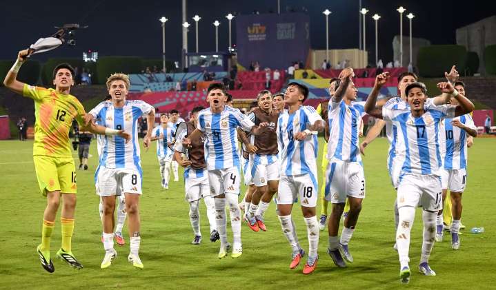 Argentina venció a Túnez y clasificó a dieciseisavos