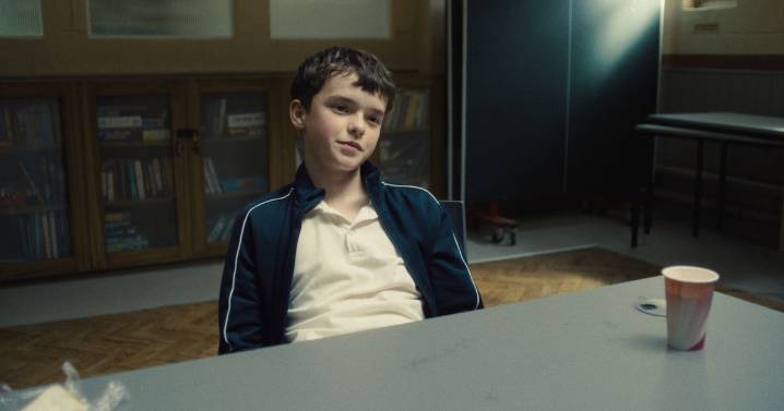 'Adolescence' report finds young men worry about knives not Andrew Tate