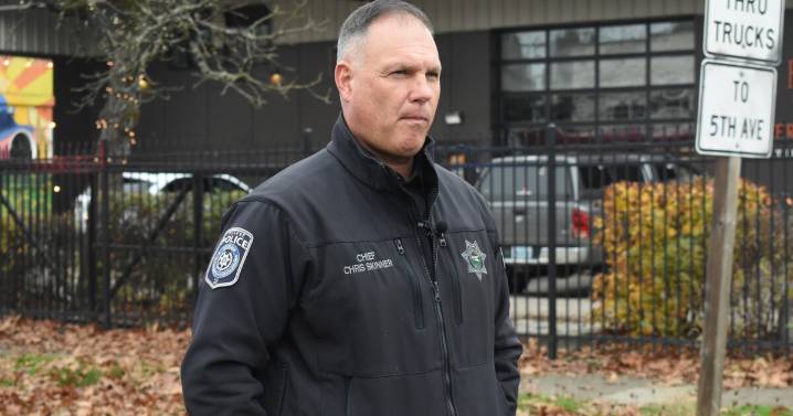 Eugene Police shoot and injure man they say was armed with shotgun