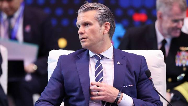 U.S. urges ASEAN to be firm in countering China in South China Sea