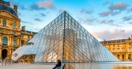 Louvre aplicará un aumento del 45% en entradas para turistas