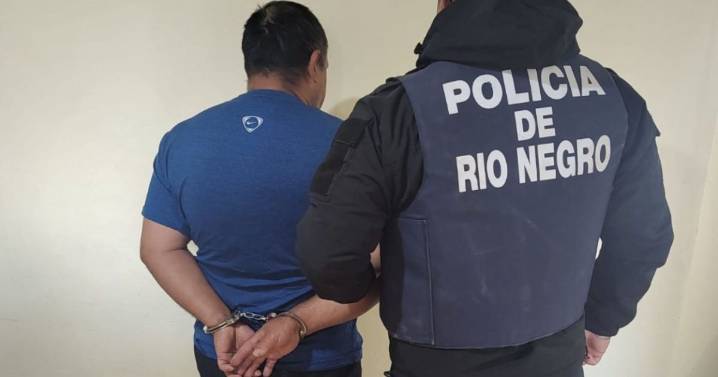 Intentó apuñalar a un hombre y fue detenido por la Policía en Mainqué: una mujer terminó lesionada