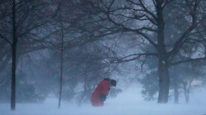 Winter storms bring snow, freezing rain and cold as Thanksgiving travelers journey home