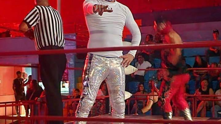 La lucha libre sube al ring por una causa en la Secundaria 3005